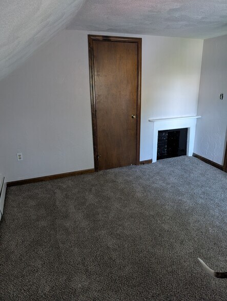 Building Photo - 302 Riverside Ave