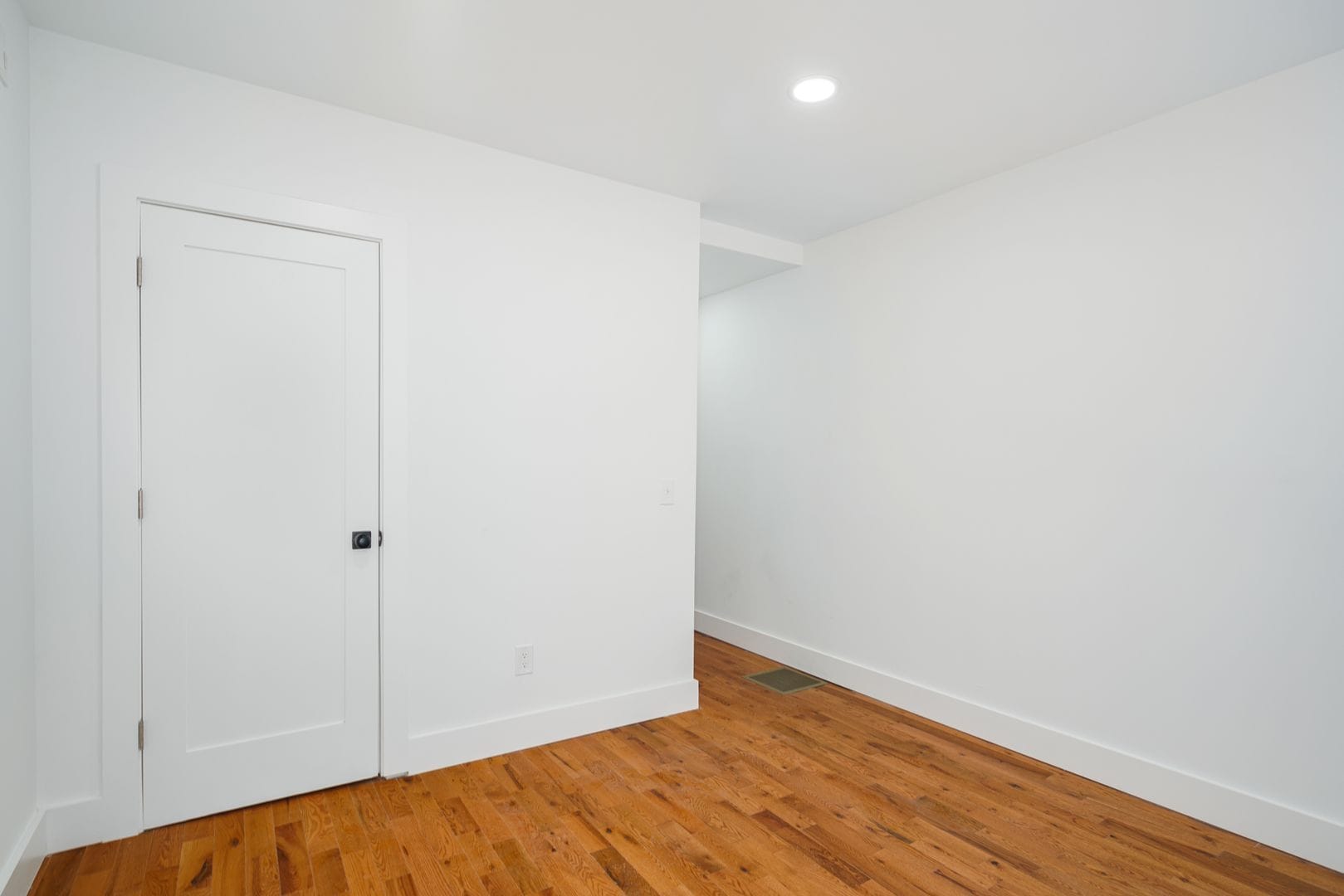 Building Photo - 724 Dickinson St