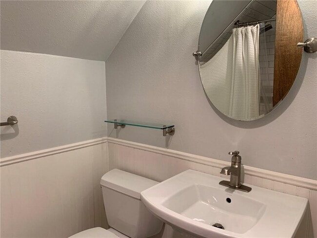 Building Photo - 406 S 37th St