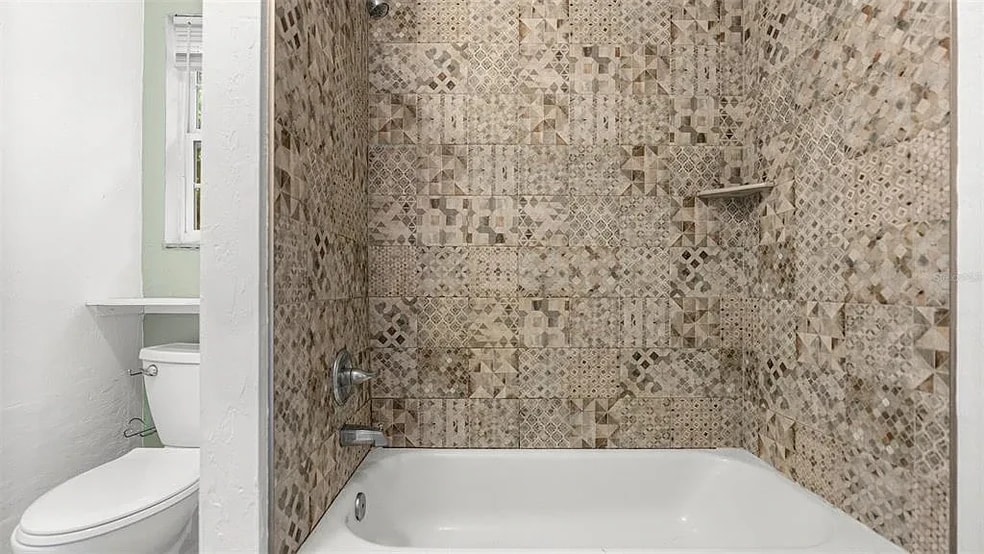 bathroom - 904 NW 14th Ave