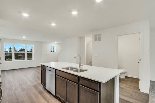 Building Photo - 370 Bridgeview Ct