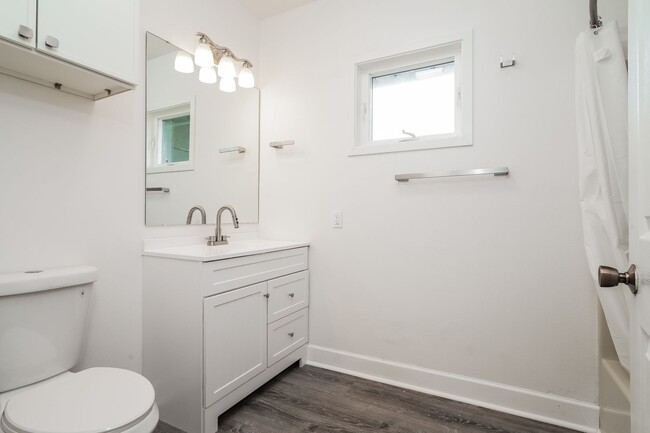 Building Photo - Modern Comfort Meets Classic Charm in This...