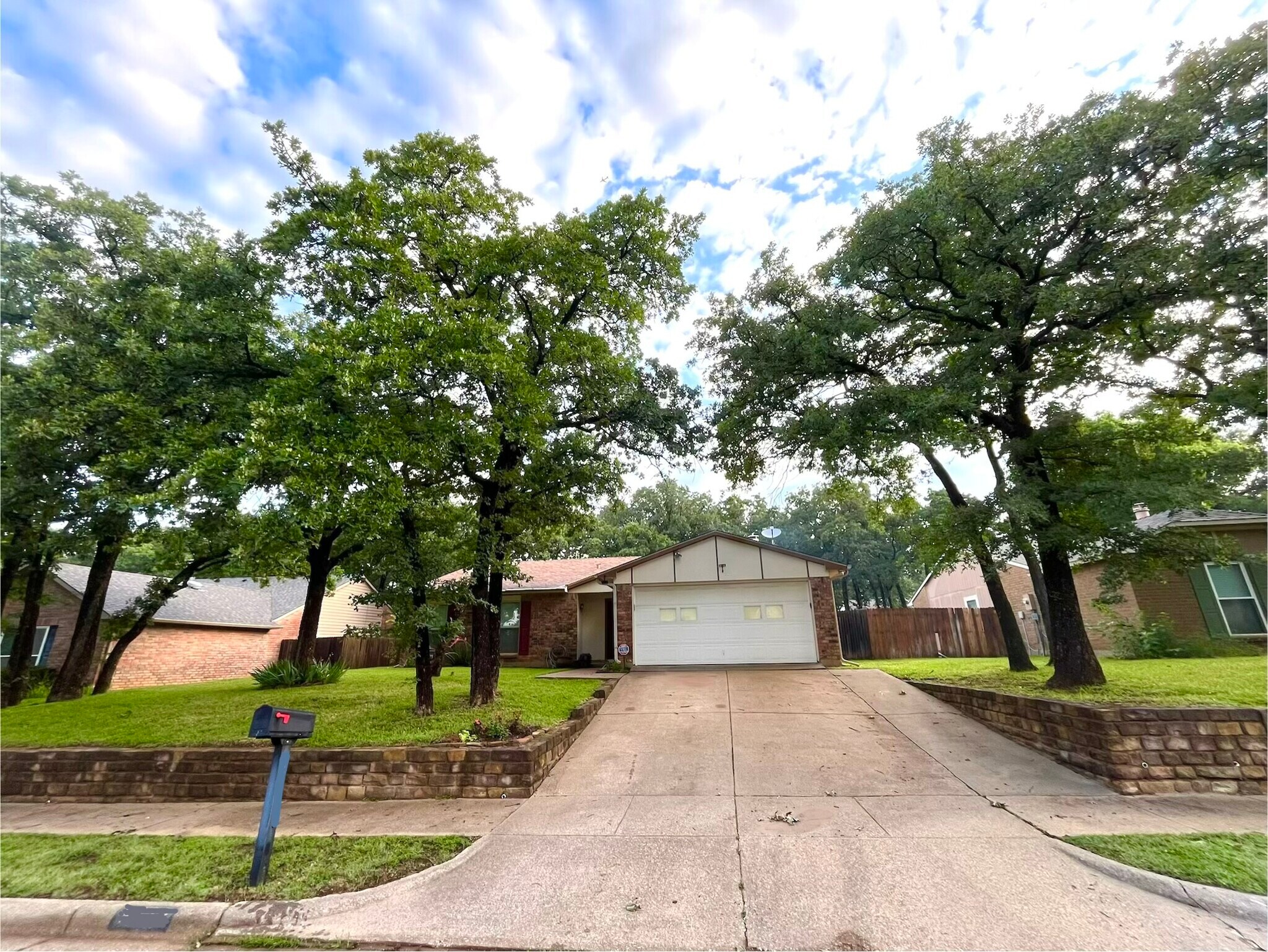 Building Photo - 3737 Hackberry Ln