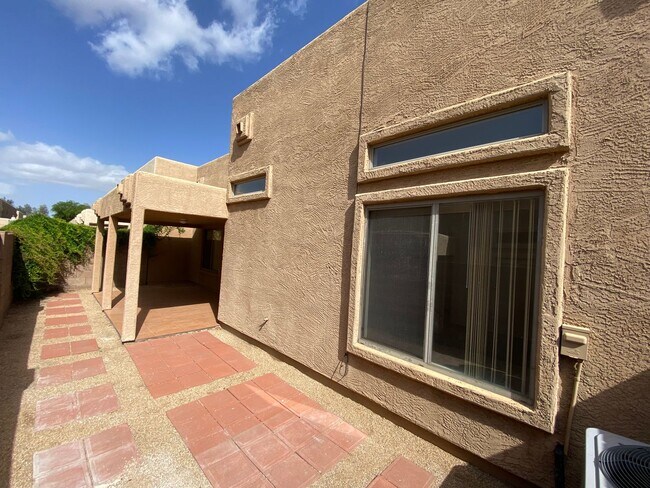 Building Photo - 1650 S Crismon Rd