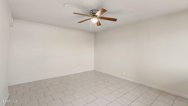 Building Photo - 513 Gilmore Way