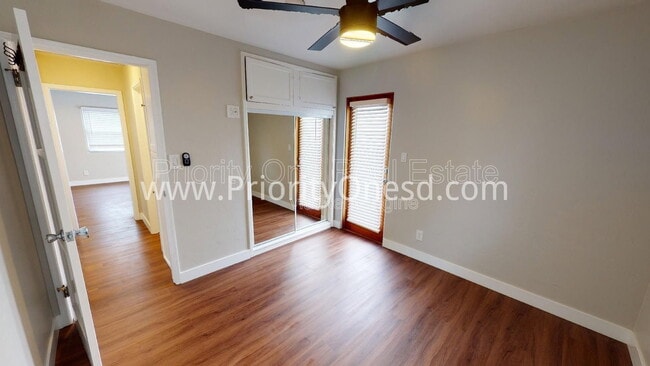 Building Photo - 4766 Bermuda Ave