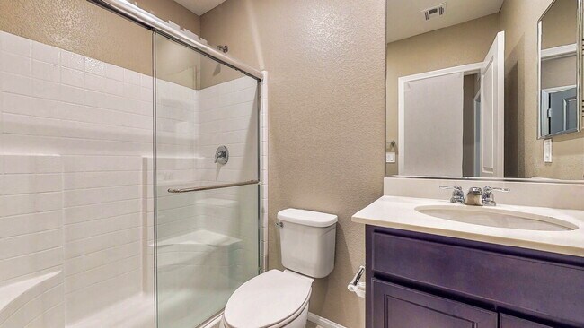 Building Photo - HOLIDAY SPECIAL! SIGN YOUR LEASE BY 12.31.25 AND RECEIVE THE FIRST 2 WEEKS RENT FREE!!  Beautiful...