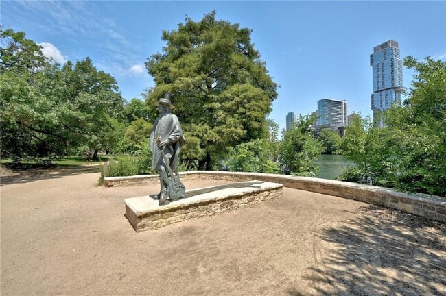 Building Photo - 2200 Trailside Dr