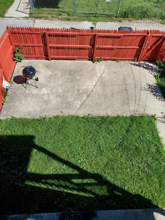 Building Photo - 2704 E 77th St