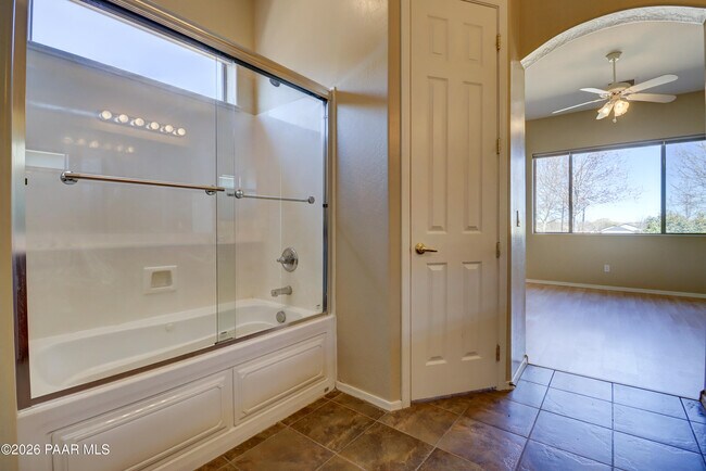 Building Photo - 6496 E Brombil St