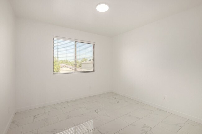 Building Photo - One Of A Kind Home For Rent In Buckeye!