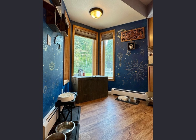 Building Photo - 4 bedroom / Pet friendly home in North Pol...