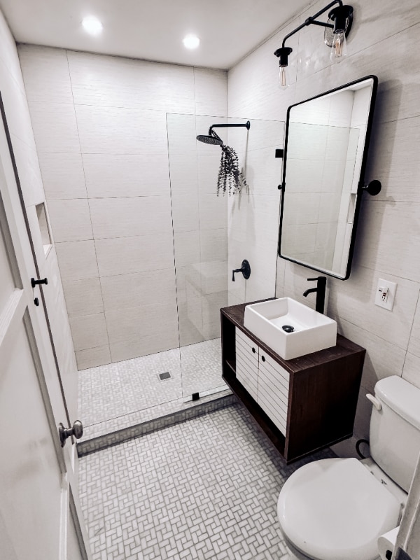 Building Photo - 406 S Irena Ave