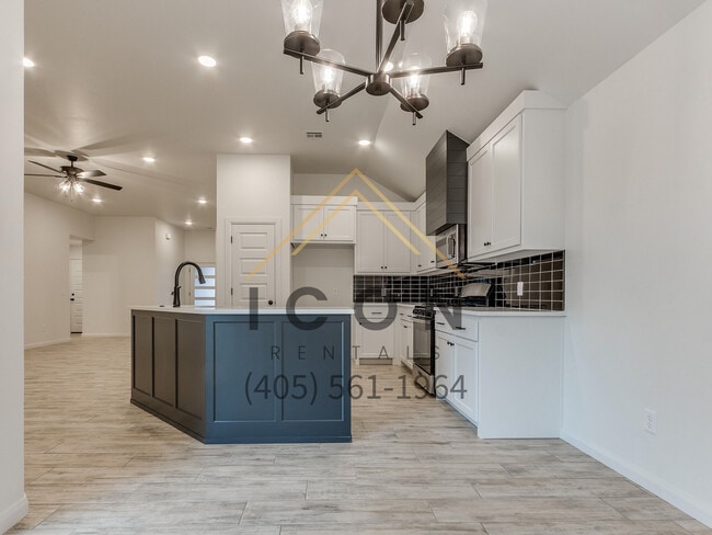 Building Photo - 5001 SE 86th St