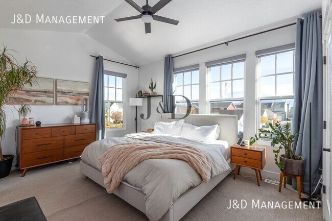 Building Photo - 10566 S Oquirrh Lk Rd