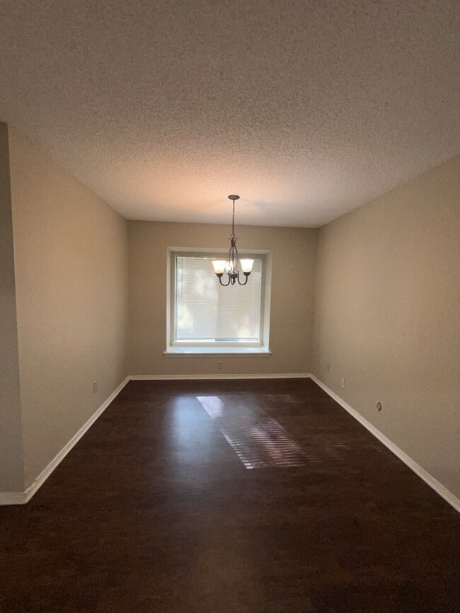 Building Photo - Ready to go in Duncanville 3-2-2 home