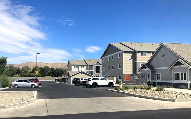 Primary Photo - Stonewood Apartments