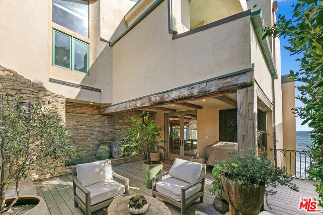 Building Photo - 24920 Malibu Rd