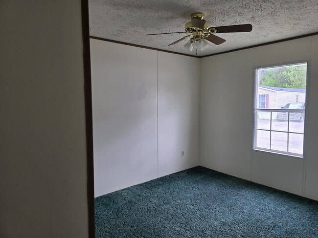 Building Photo - 926 Hollywood Dr