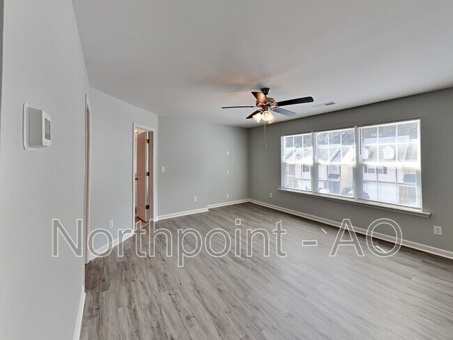 Building Photo - 5220 Hanover St