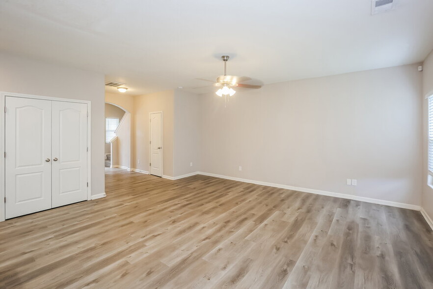 Building Photo - 8503 Paw Valley Ln