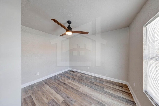 Building Photo - 3639 N Emerson Ave