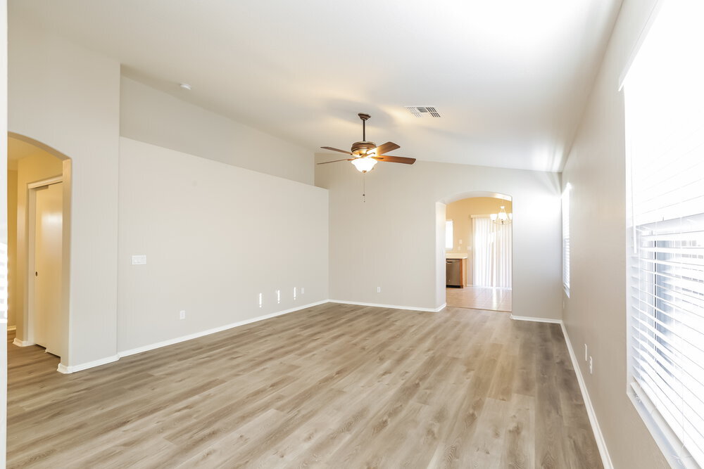 Building Photo - 23024 W Mohave St