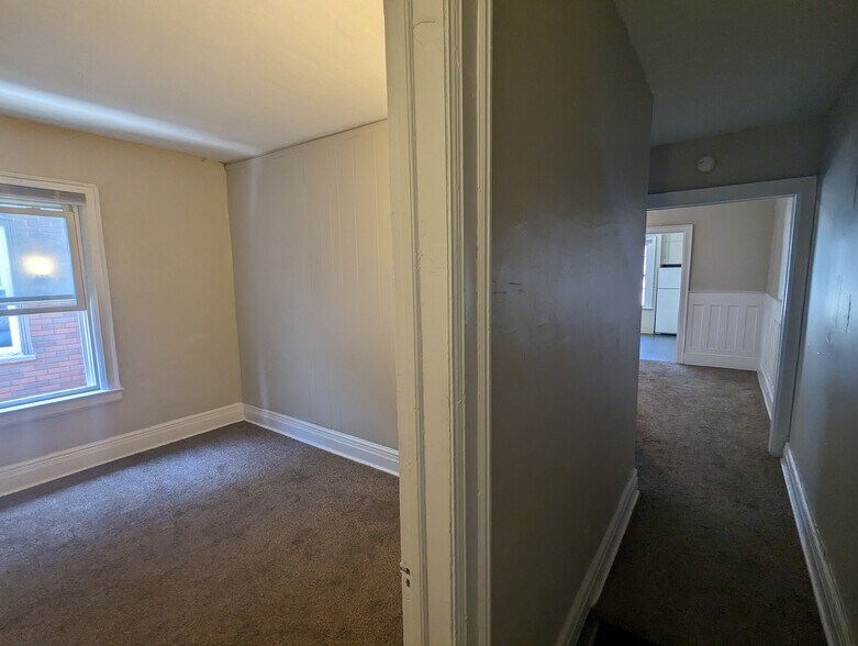 Building Photo - 576 Potomac Ave