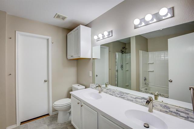 Building Photo - 16609 Woodside Dr