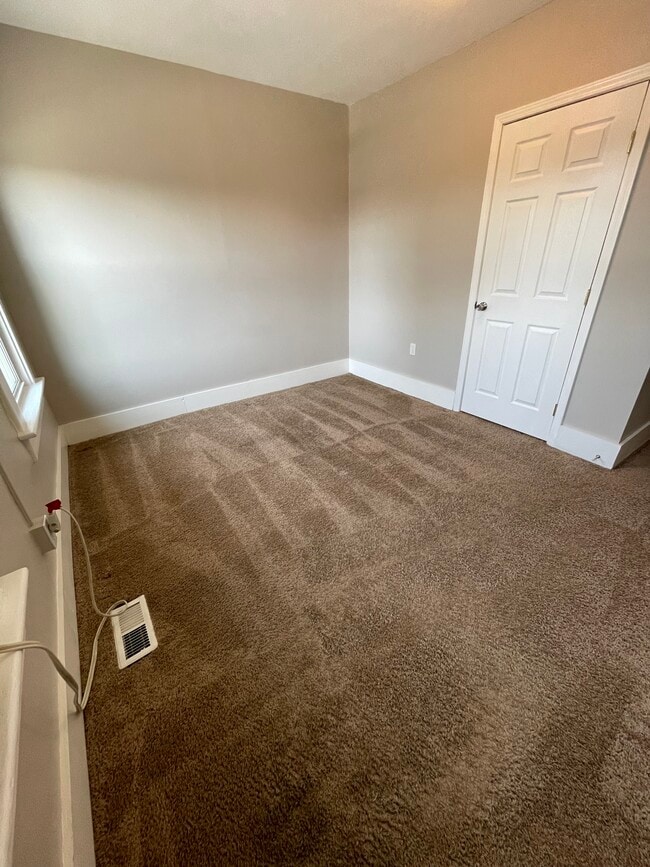 Bedroom 2 - 400 Chittenden Ave