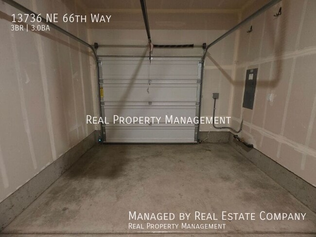 Building Photo - 13736 NE 66th Wy