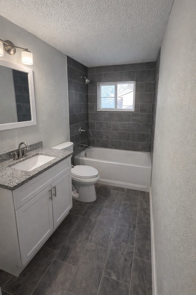 Building Photo - 5423 Grace Point Ln