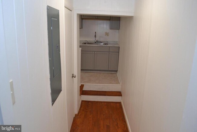 Building Photo - 127 N Market St