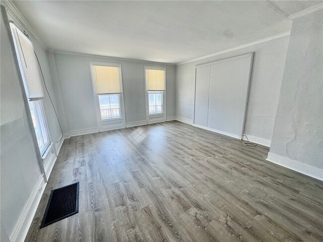 Building Photo - 113 W Main St