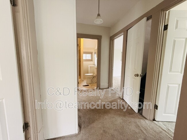 Building Photo - 2115 W 105th St
