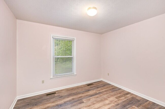 Building Photo - 12401 Wilderness Park Dr