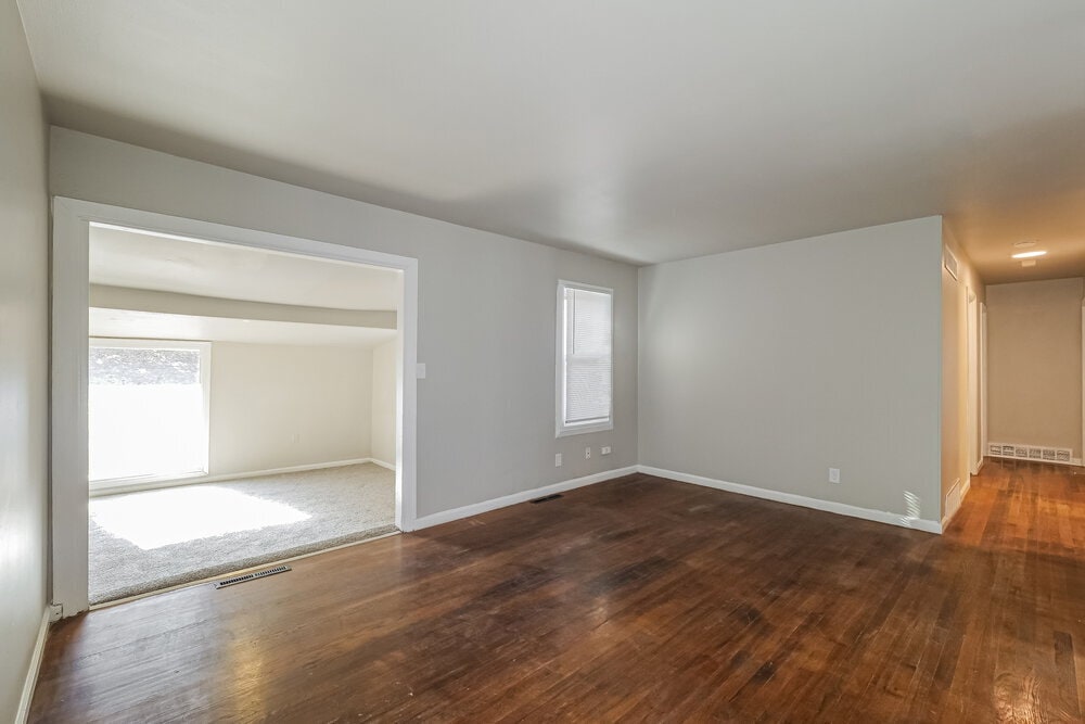 Building Photo - 5903 Fairlane Dr