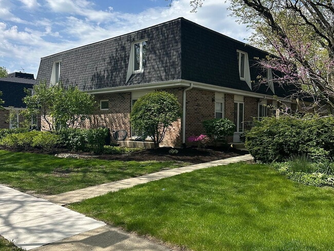Building Photo - 410 Sunnybrook Ln