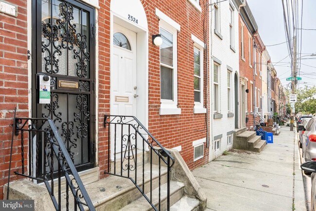 Primary Photo - 2524 Webster St