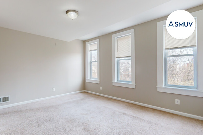 Building Photo - Cozy 1 bed in Station North!