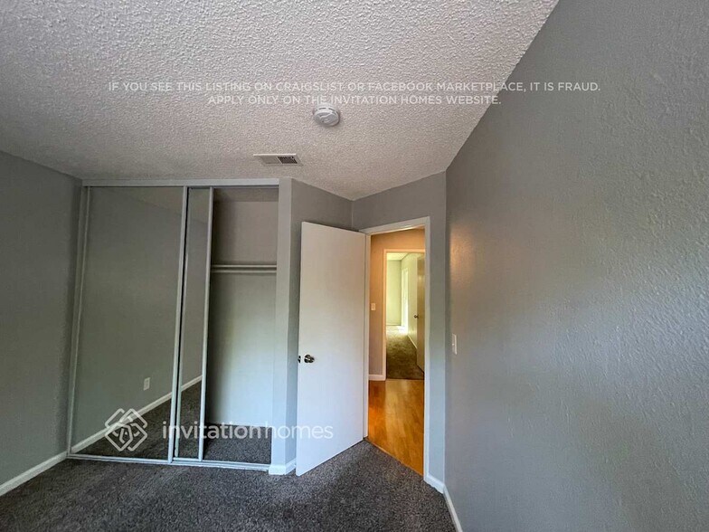 Building Photo - 724 Sandy Brook Ct