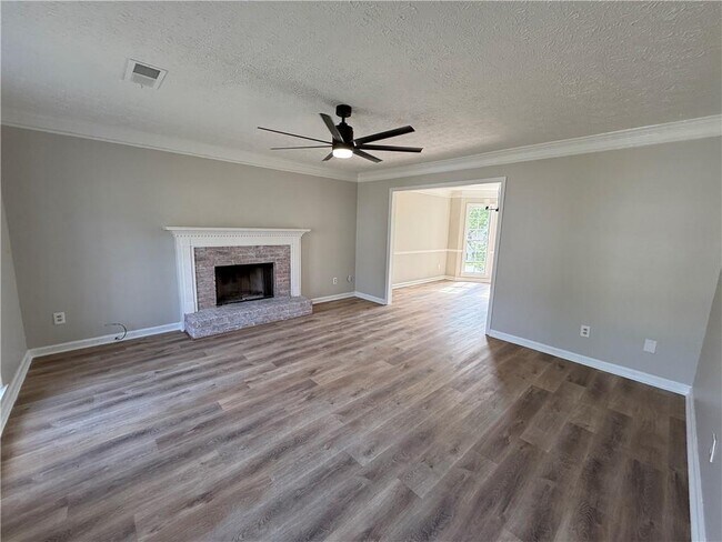 Building Photo - 979 Sugar Crossing Ln