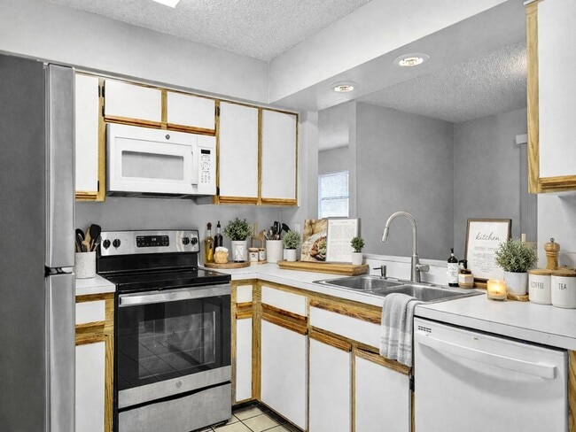 Building Photo - Updated 3-Bed, 2-Bath Home on ½-Acre Corner Lot with 2-Car Garage | Move-In Ready