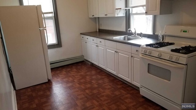 Building Photo - 639 Oradell Ave