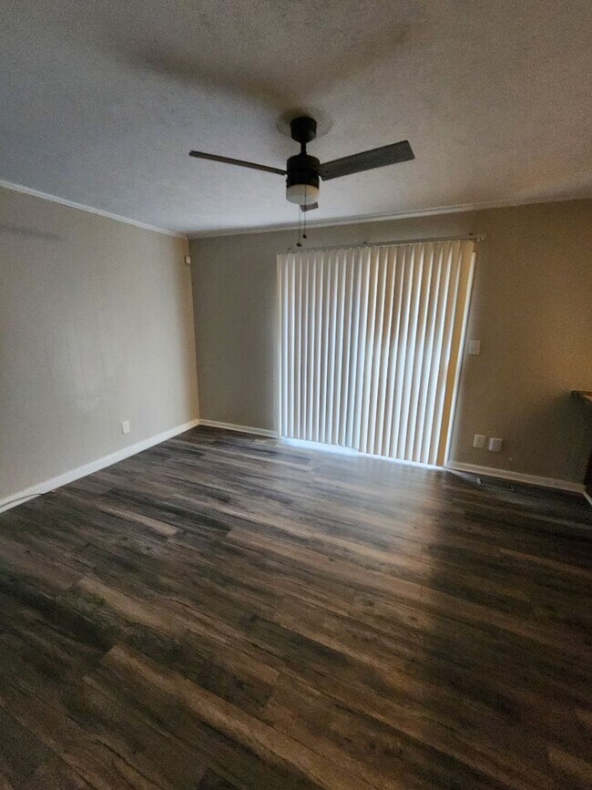 Building Photo - WELMAR