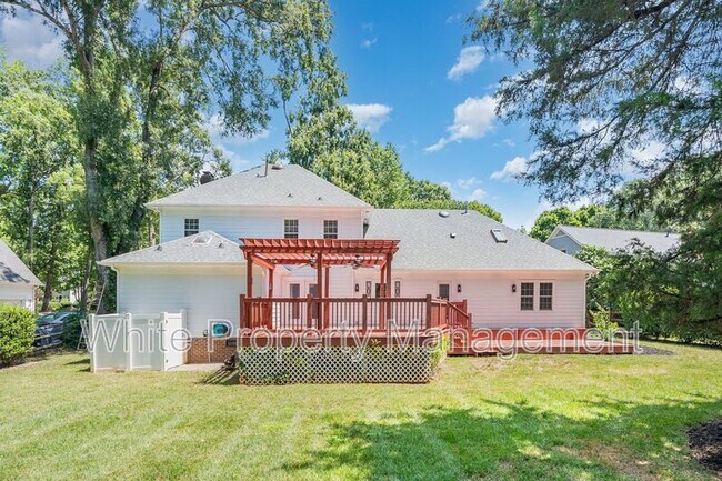 Building Photo - 6121 Dovefield Rd