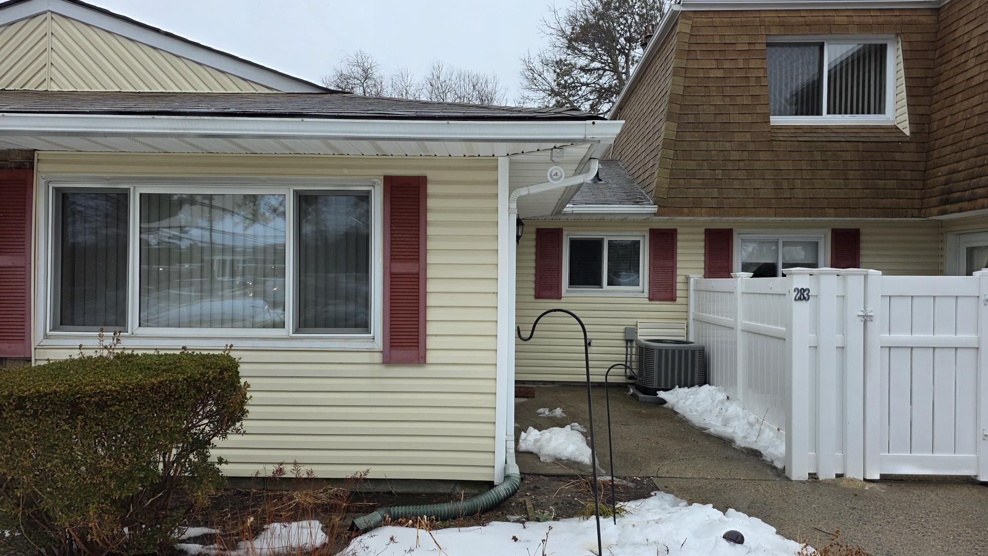 Building Photo - 283 Storm Dr