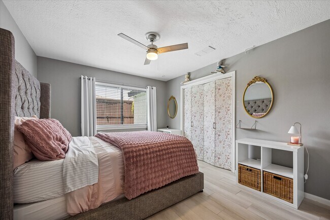 Building Photo - 11646 Manor Park Dr