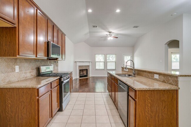 Building Photo - 3801 Weatherstone Dr