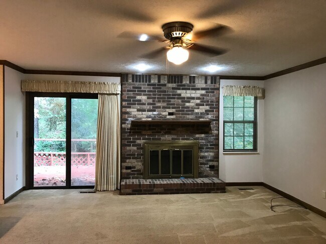 Building Photo - Prime location!  Award winning Oak Ridge S...